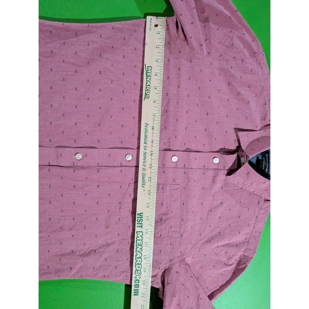 Banana Republic Soft Wash Slim Fit‎ Button Shirt Red Textured Medium